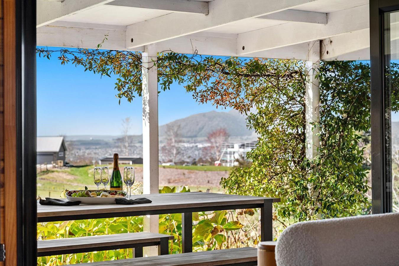 Mountviews Lodge Taupo Eksteriør bilde